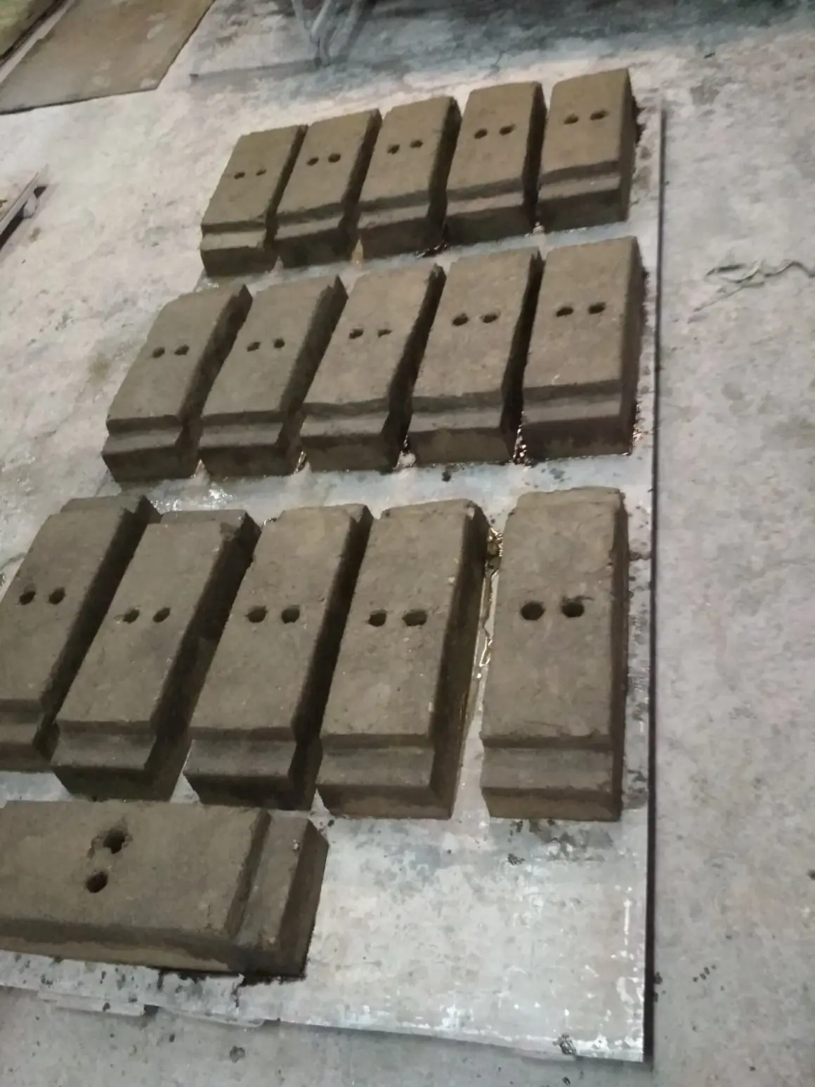 Бетонные опоры для строительных ограждений